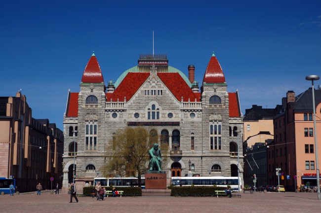 Финский национальный театр – старейший профессиональный театр Финляндии, находящийся в центре Хельсинки. Основан в 1872 году.