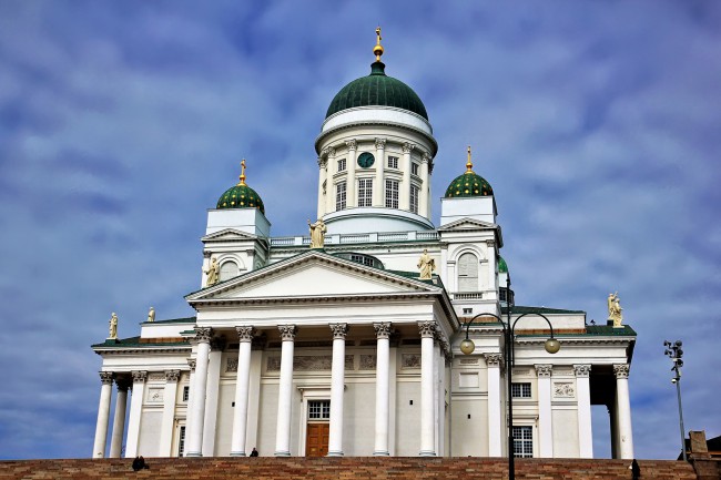 Символ Хельсинки, одна из важнейших достопримечательностей Финляндии – Кафедральный собор, посвященный св. Николаю. Это не только уникальный памятник архитектуры, не только главная церковь евангельско-лютеранской церкви.