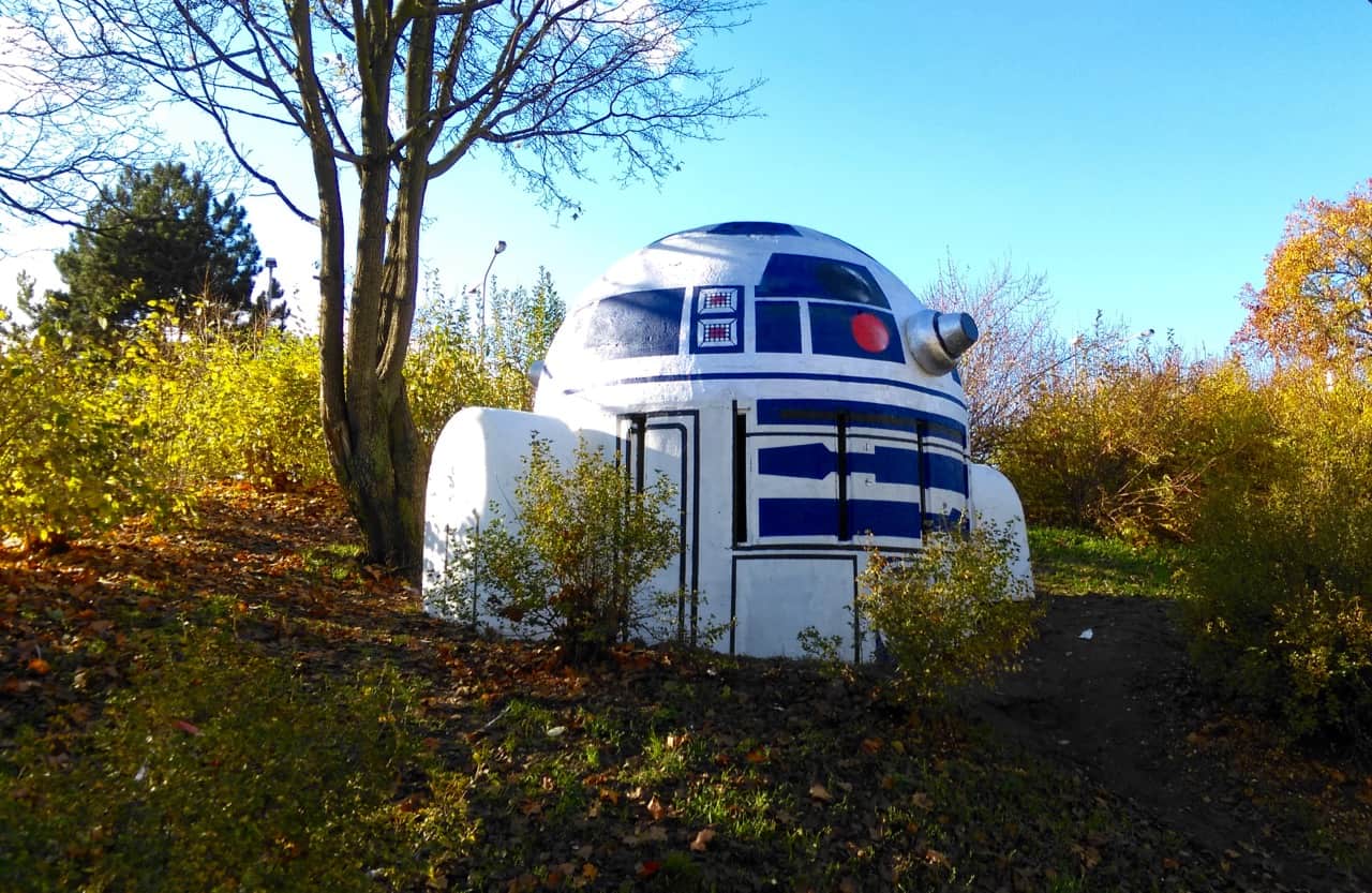 R2-D2 в пражском парке Фолиманка - интересные места в Праге