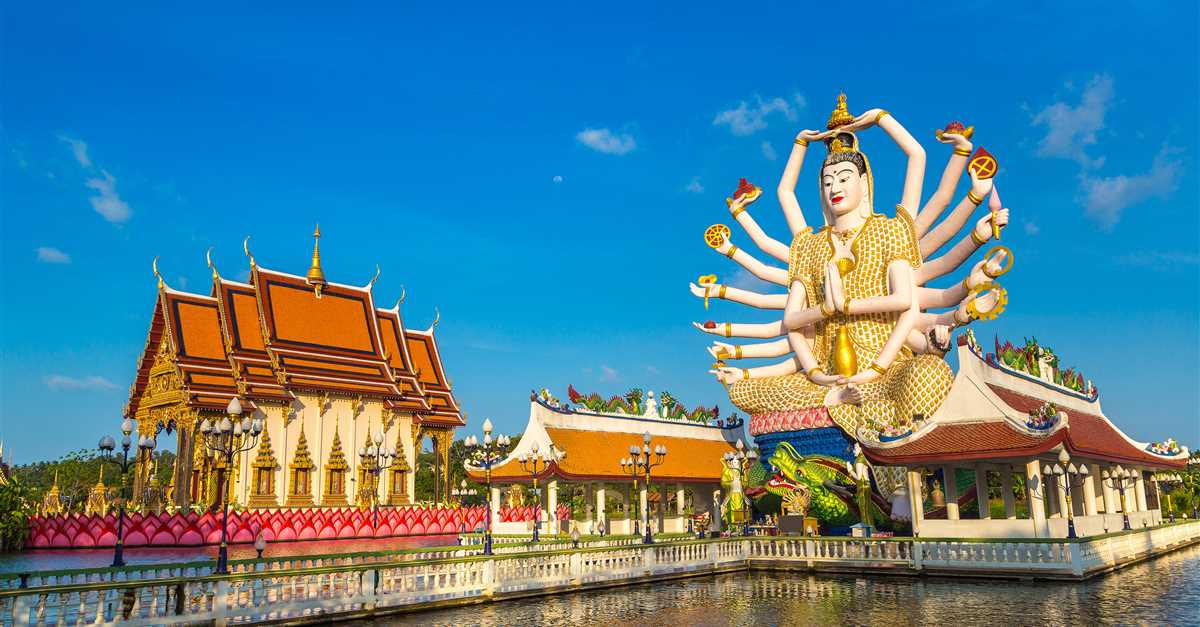 Храм Плай Лаем - Wat Plai Laem