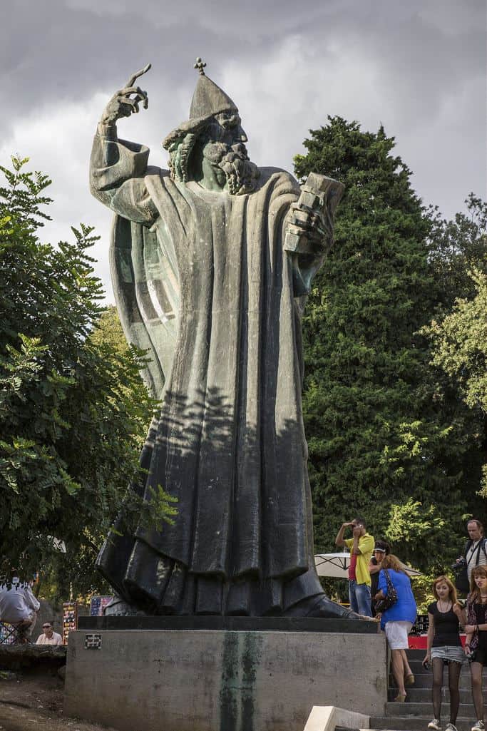 Statue of Grgur Ninski