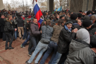 Участники митинга у здания Верховного совета Крыма в Симферополе. 26 февраля 2014 