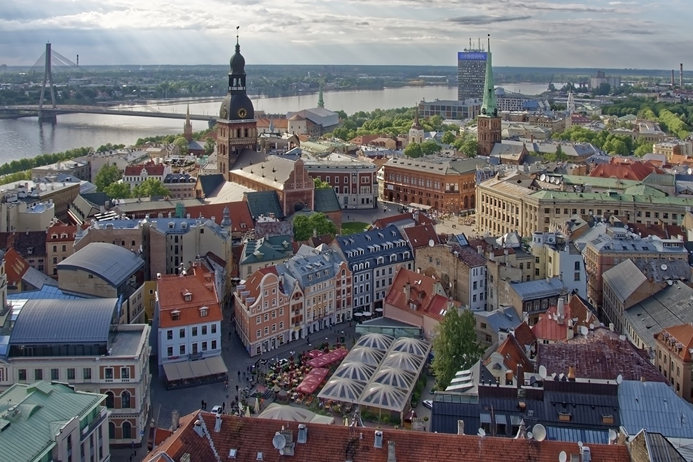 Вид на Старый город и реку Даугаву — так по-латышски называется Западная Двина. Фото: Pixabay