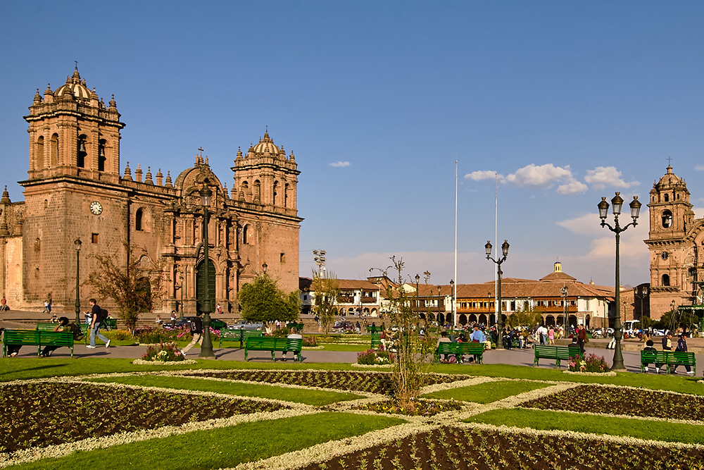 Пласа-де-Армас — центральная площадь Куско. Фото: Pedro Szekely / Flickr