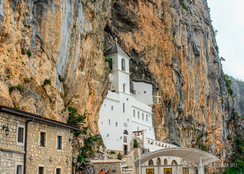 Монастырь Острог - одна из главных достопримечательностей Черногории