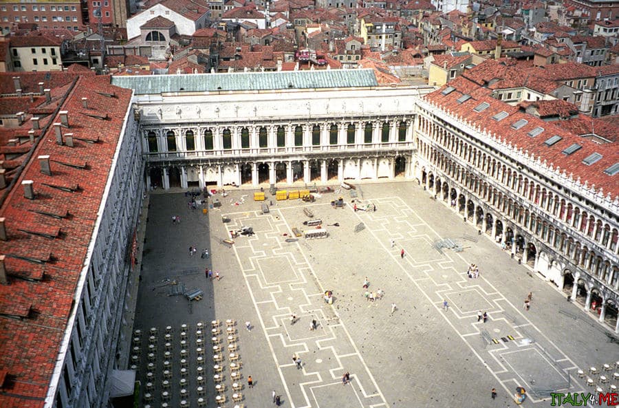 Вид на площадь святого Марка в Венеции сверху