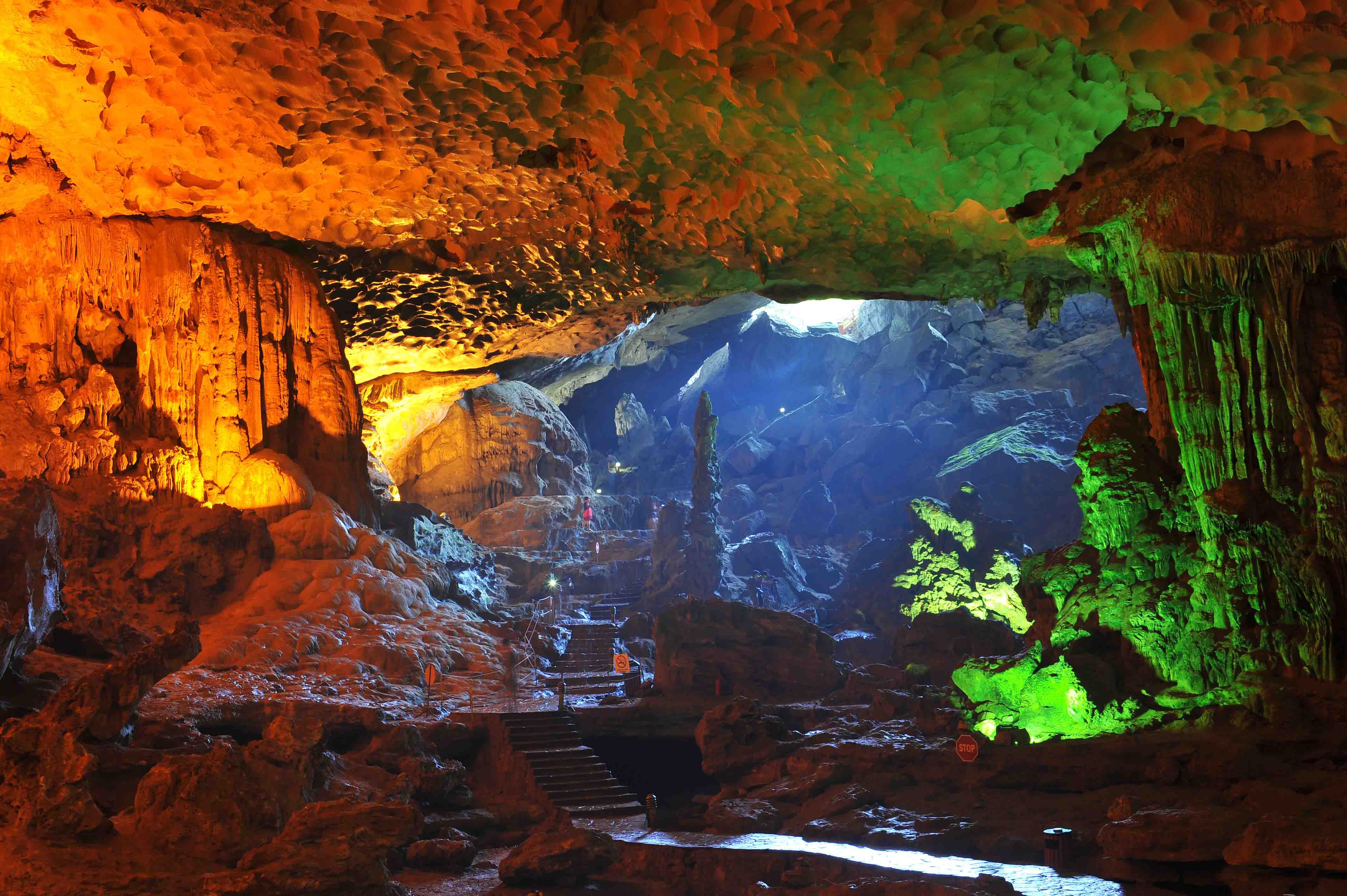 Фото: сталагмитовая пещера