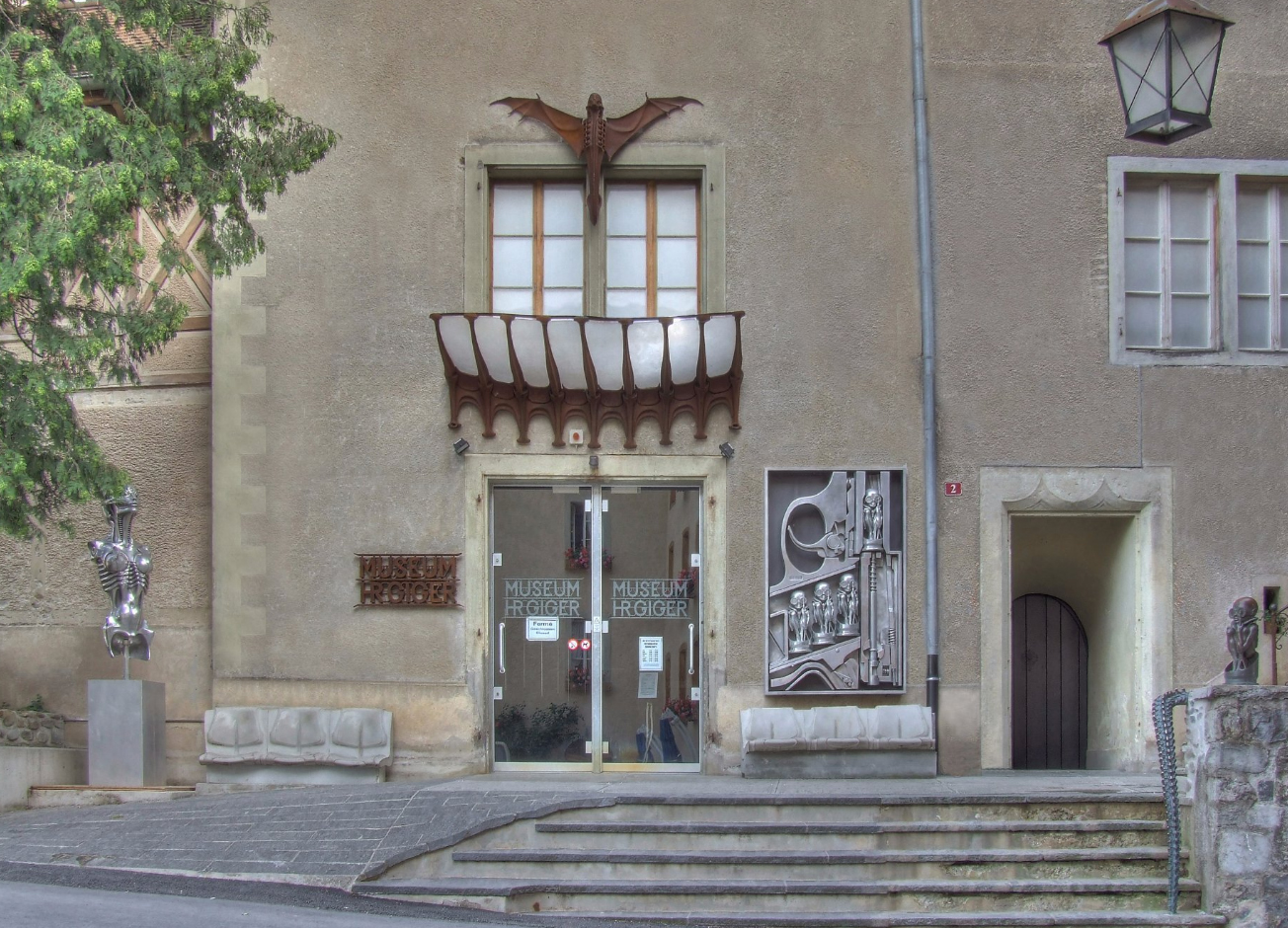 Здание музея Гигера