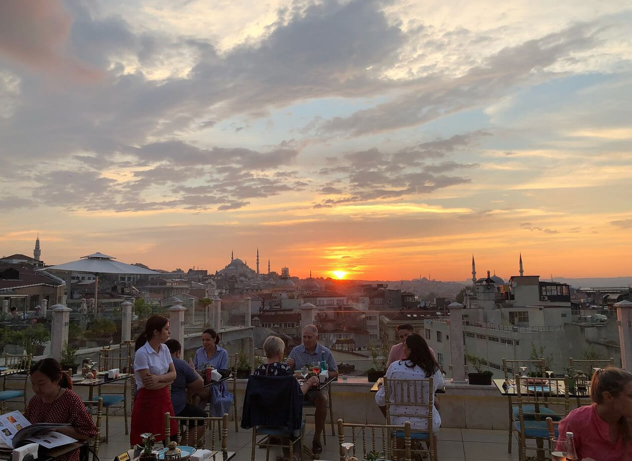 Панорамный вид с ресторана Roof Mezze 360