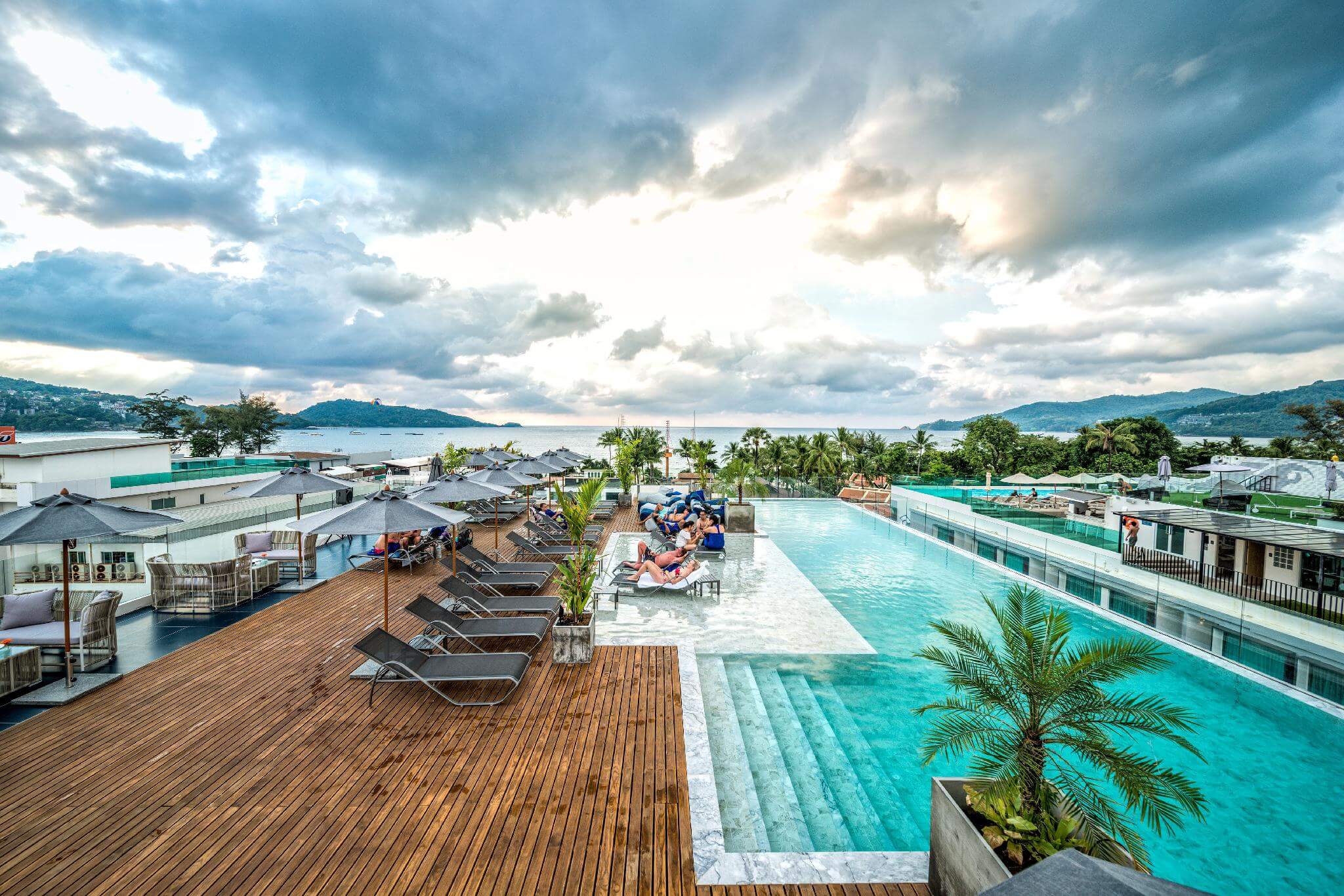 Отель Clover Patong Phuket