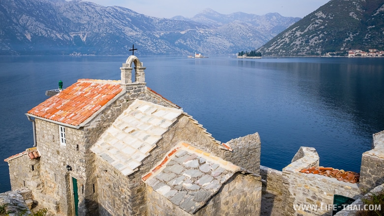Черногория - христианская страна. Церковь-маяк у Боко-которского залива