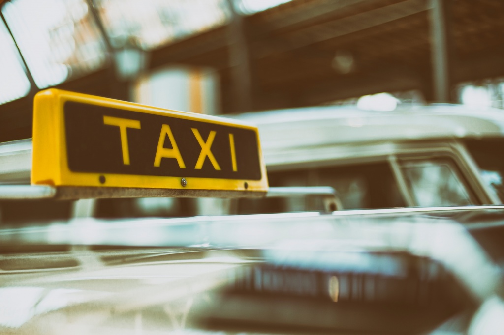 Список дежурных фраз для общения в такси