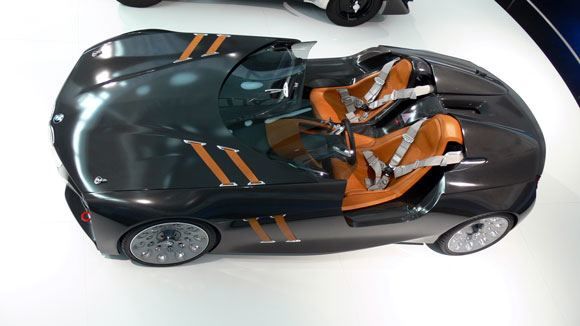 Музей БМВ - BMW 328 Hommage Concept – продукция 2011 года, супер-кар, гоночный автомобиль.