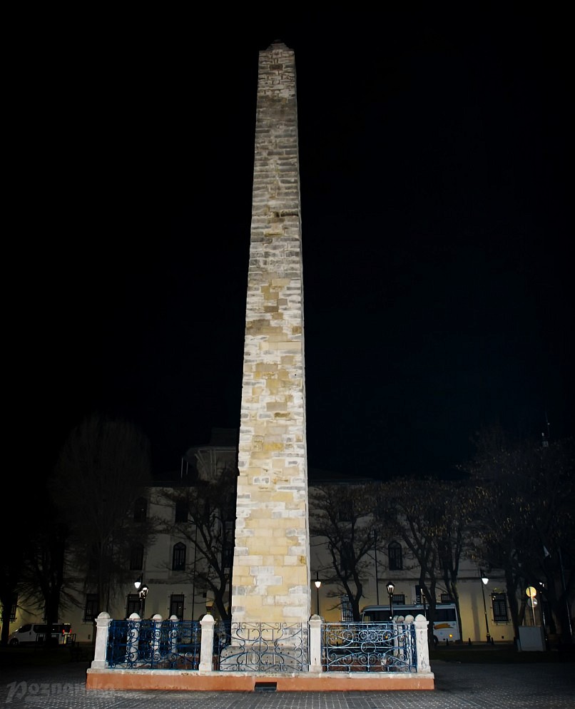 Обелиск Константина в Стамбуле (Örme Dikilitaş)