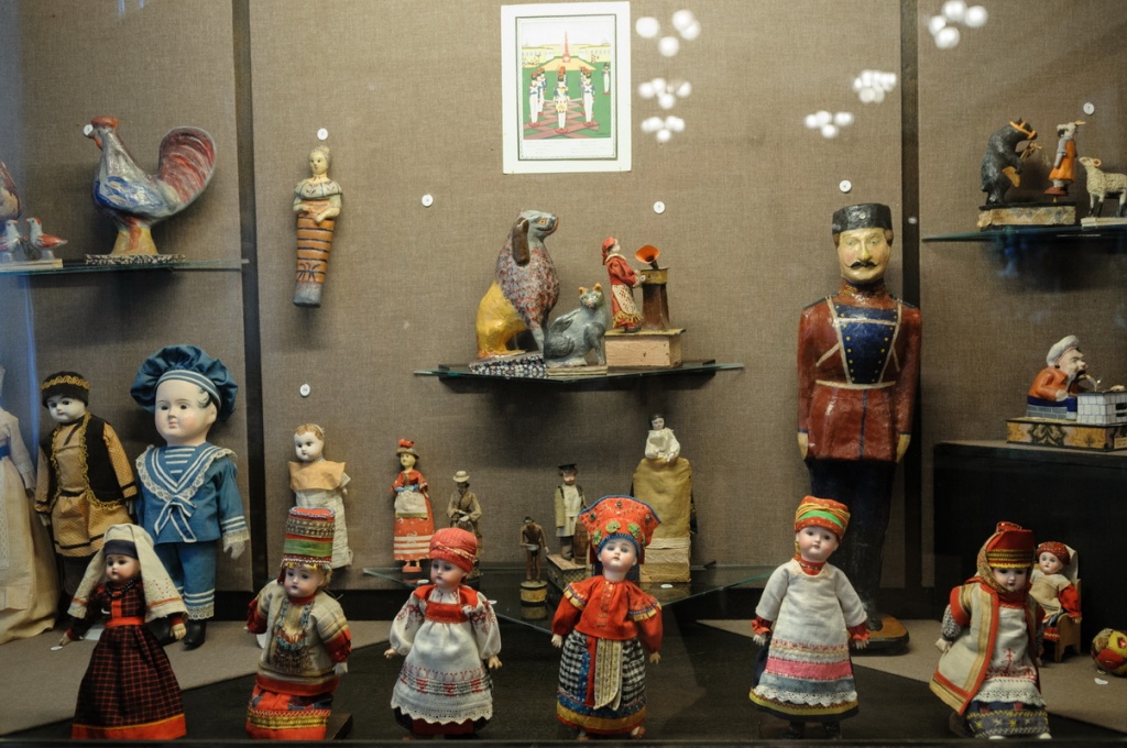 Экспонаты Музея игрушек Сергиева посада