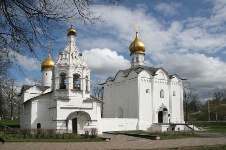 Введенская и Пятницкая церкви в Сергиевом посаде