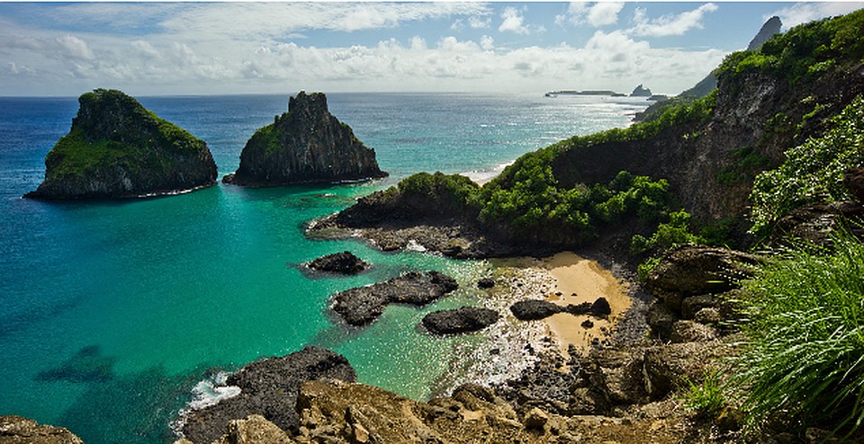 Остров Фернанду-ди-Норонья в Атлантическом океане, у берегов Бразилии. Фото: TripAdvisor. 