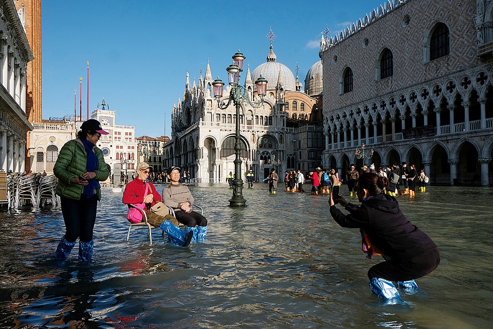 Особенность венецианской “высокой воды” в том, что она зависит от приливов и отливов Фото: REUTERS