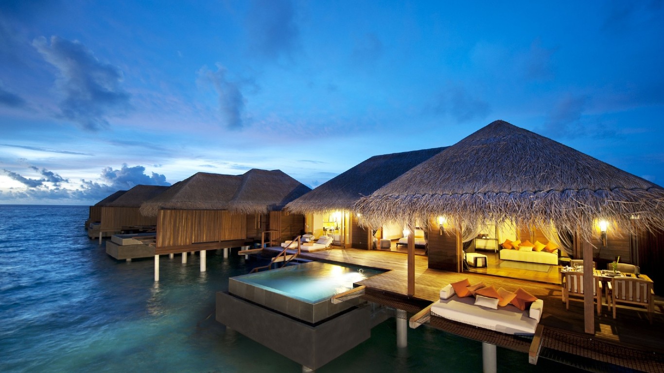 maldivy-vecher-otel