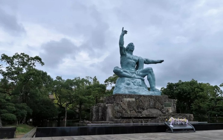 Памятник миру в Нагасаки