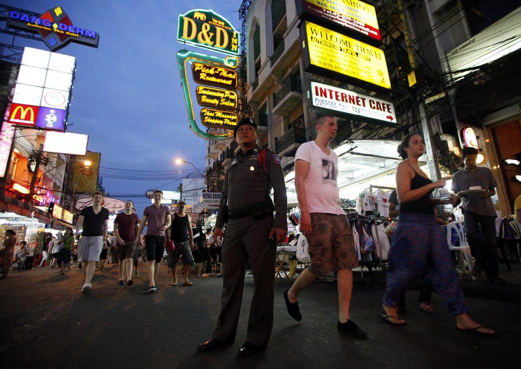 Полицейские Таиланда как правила принимают сторону местного населения