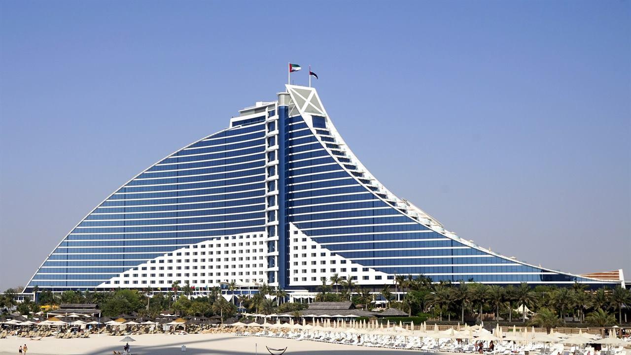 Пляжи и отели Дубая