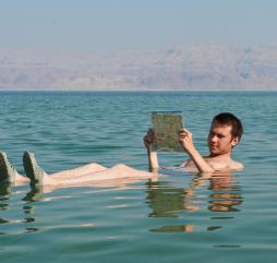 Комфортней всего на Мертвом море отдыхать весной и осенью